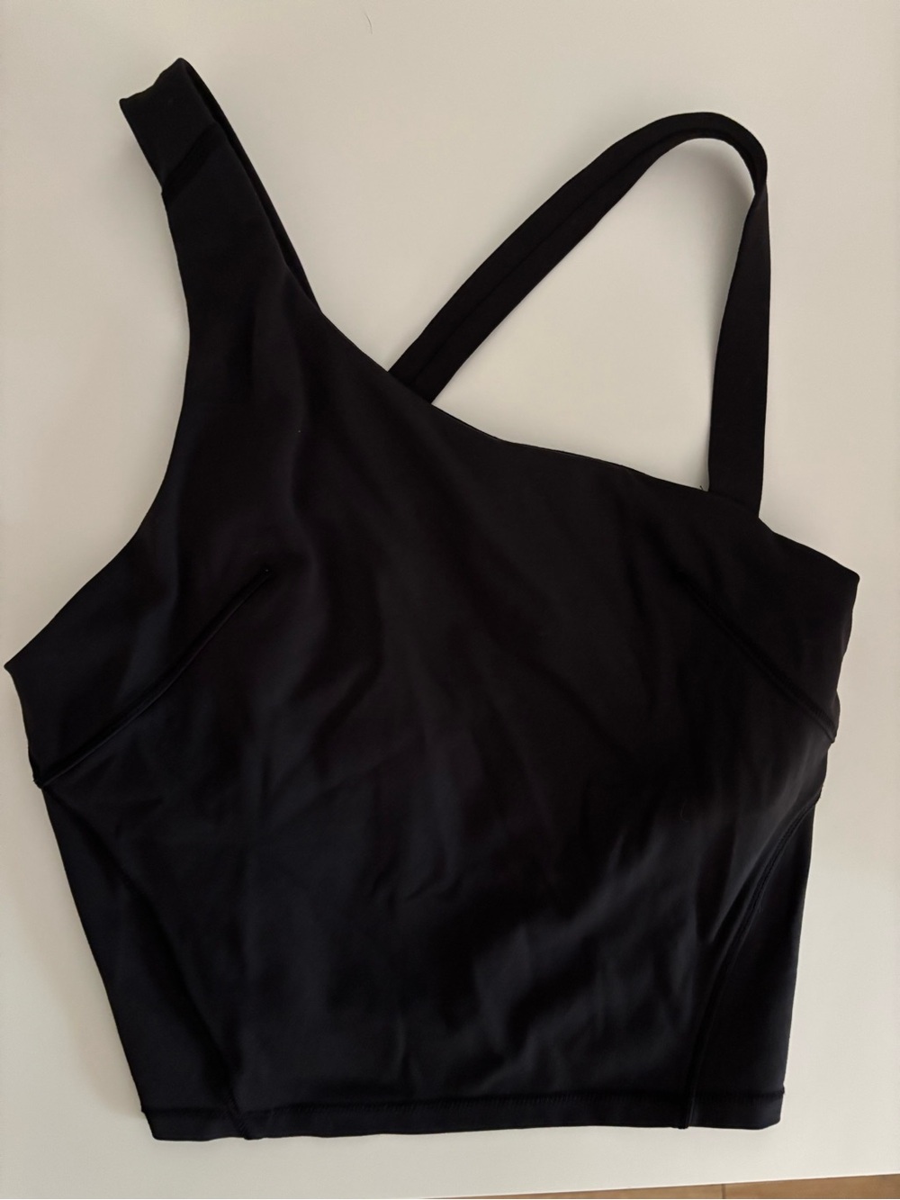 lululemon athletica Black everlux asymmetrical tennis tank Size 4